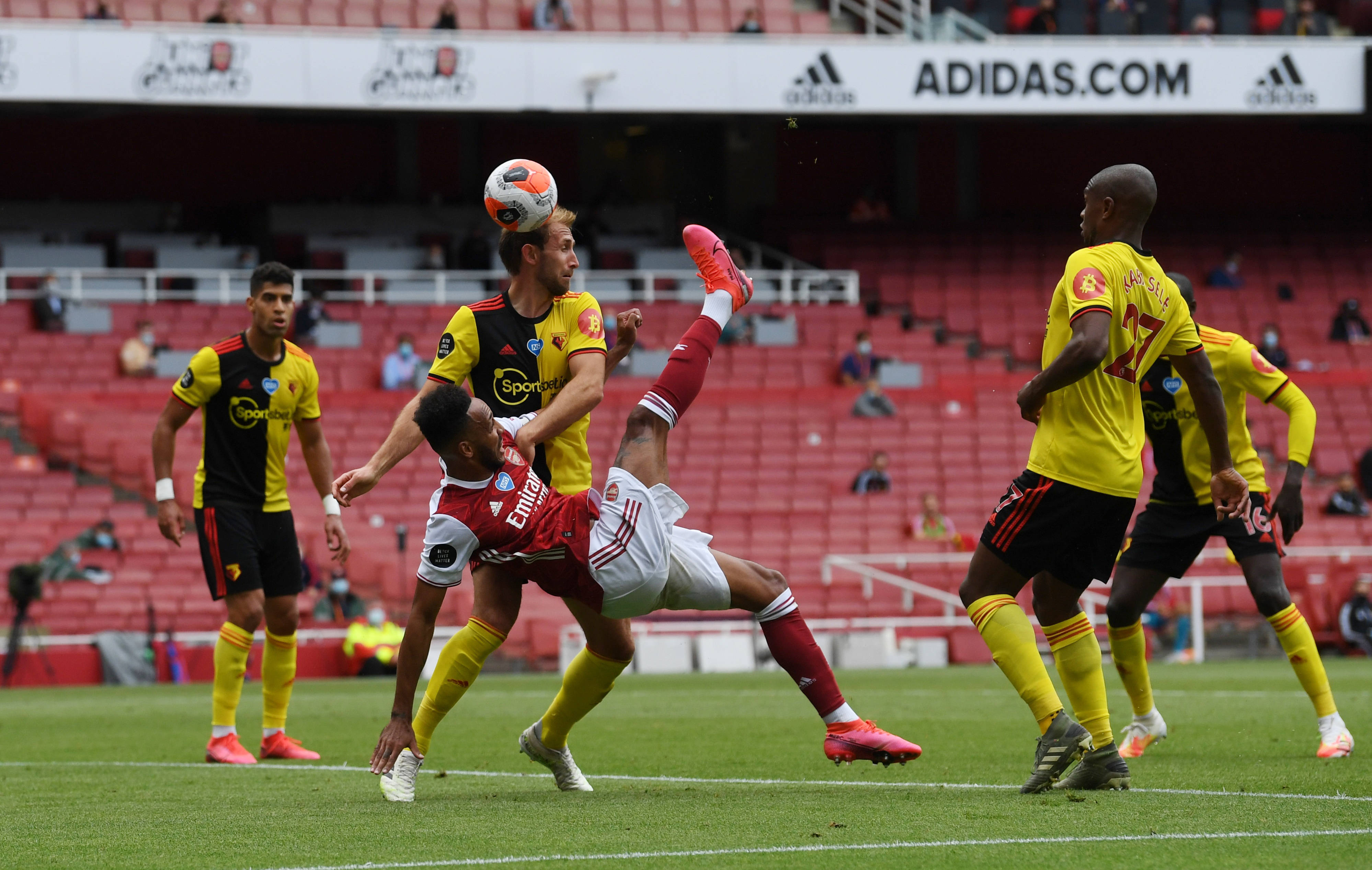 雷火电竞充值-阿森纳主场不敌沃特福德，英超竞赛仍存变数的简单介绍