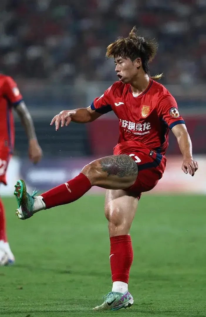 球队新晋球员崭露头角,CBA联赛走红全国 球队新晋球员崭露头角,CBA联赛走红全国