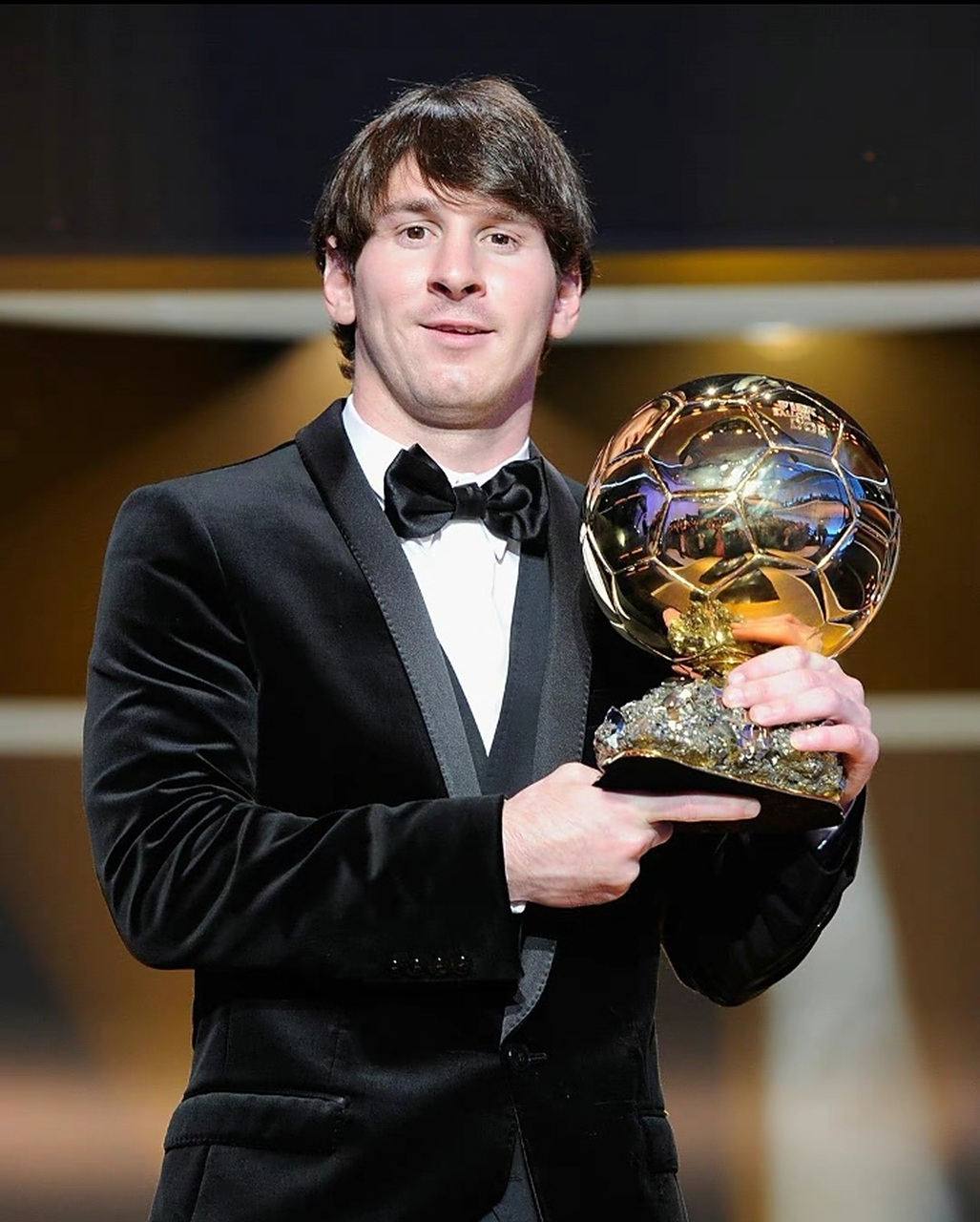 梅西荣获世界金球奖,球坛尊贵之星! 梅西荣获世界金球奖,球坛尊贵之星!