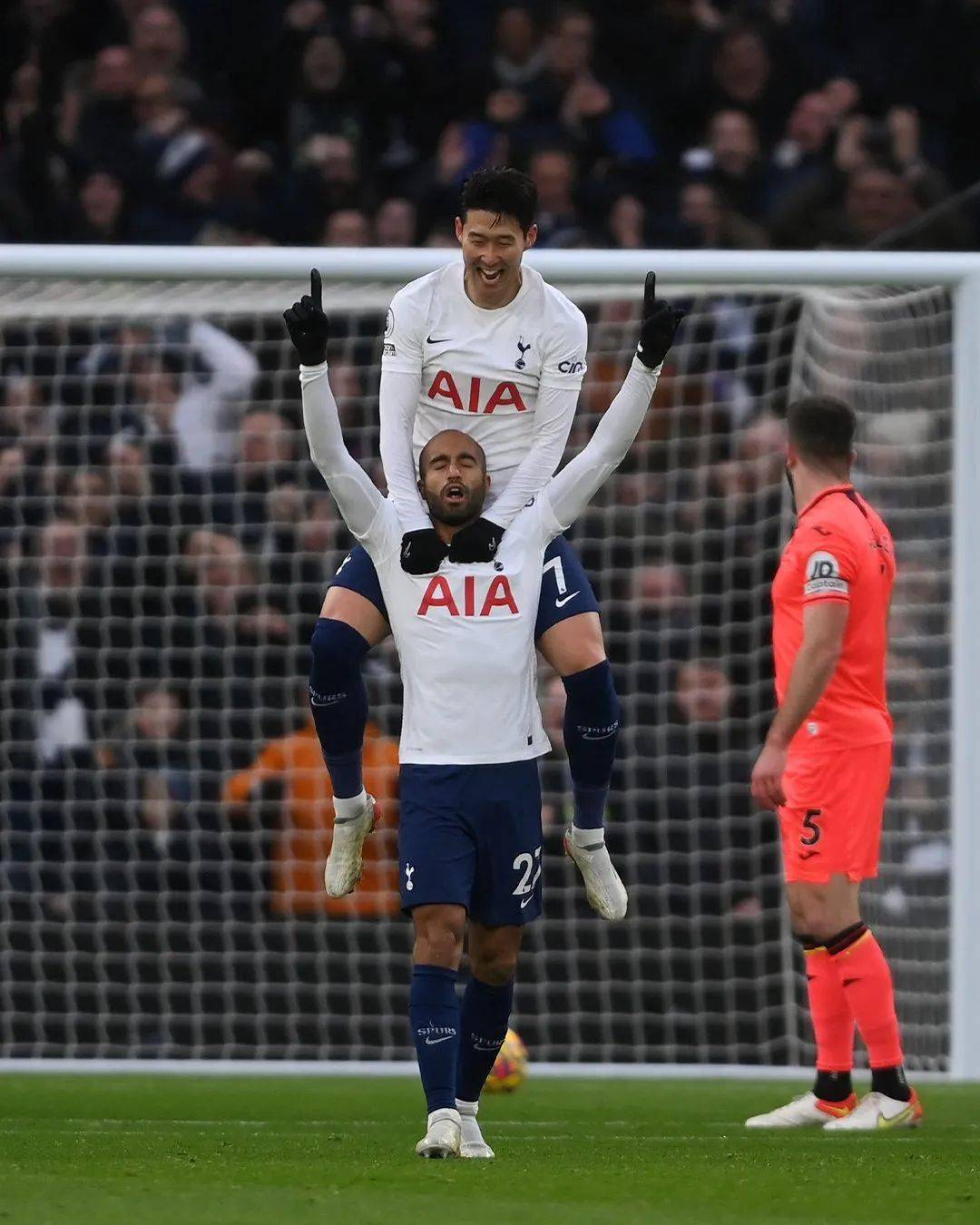 包含狂人联-完胜,继续领跑英超的词条 包含狂人联-完胜,继续领跑英超的词条