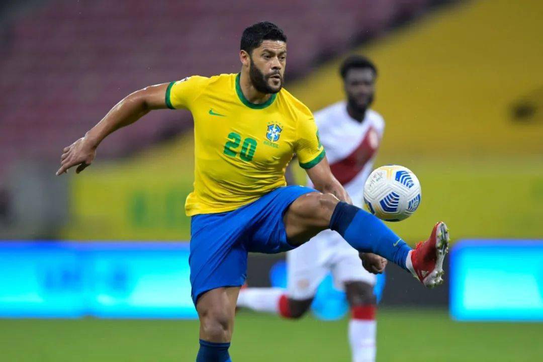 雷火电竞入驻-荷兰足球联赛再掀风波几支球队改名