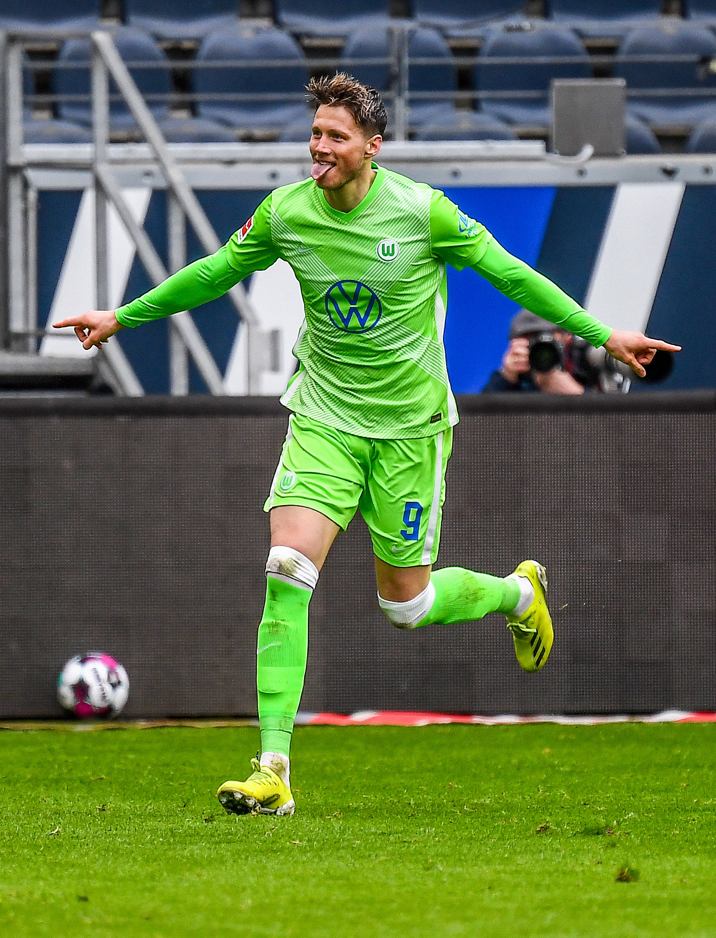 雷火电竞主播-关于沃尔夫斯堡队踢出高水平比赛，赢得掌声的信息