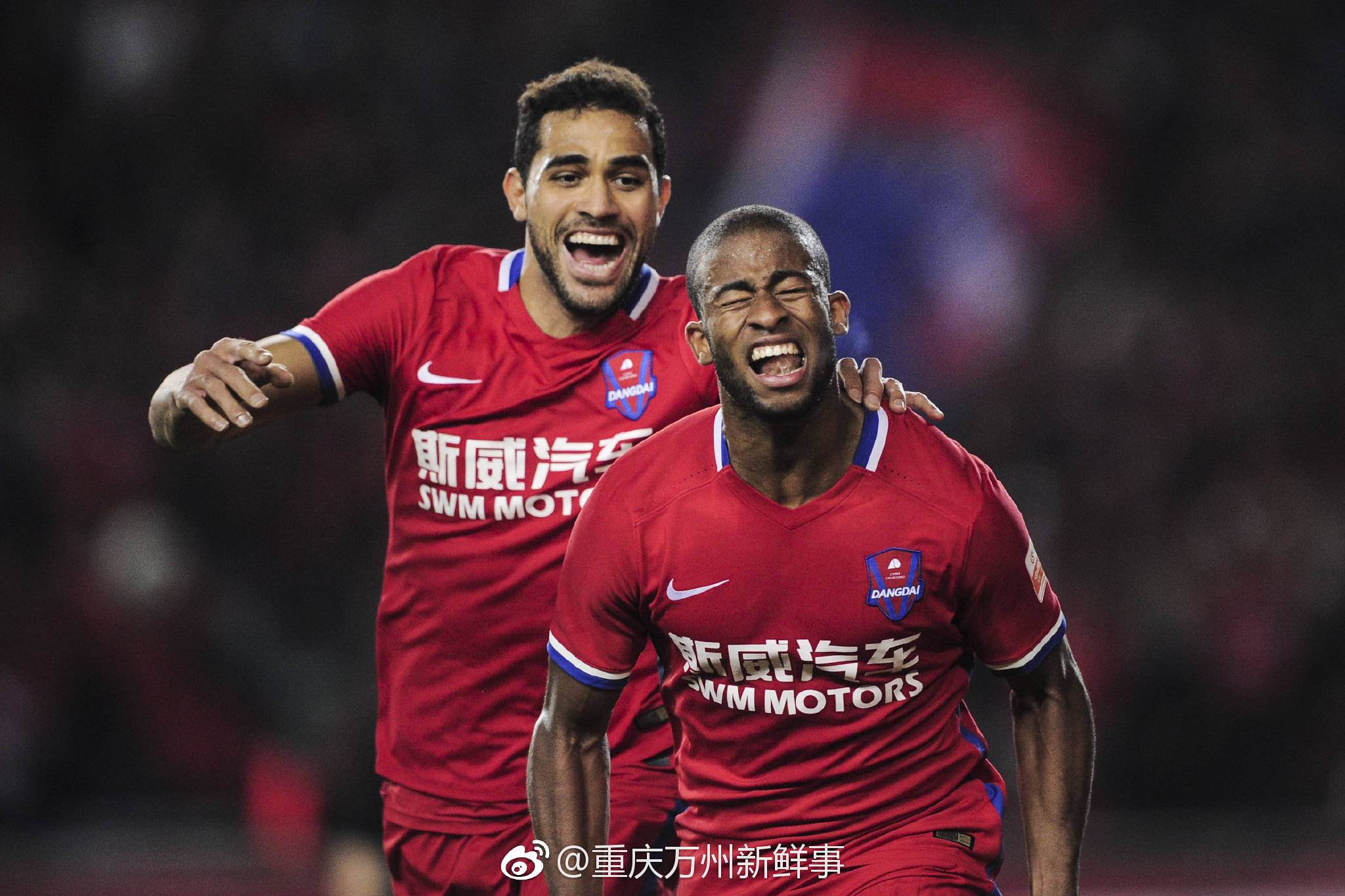 重庆斯威队在主场的表现引发球迷热议的简单介绍 重庆斯威队在主场的表现引发球迷热议的简单介绍