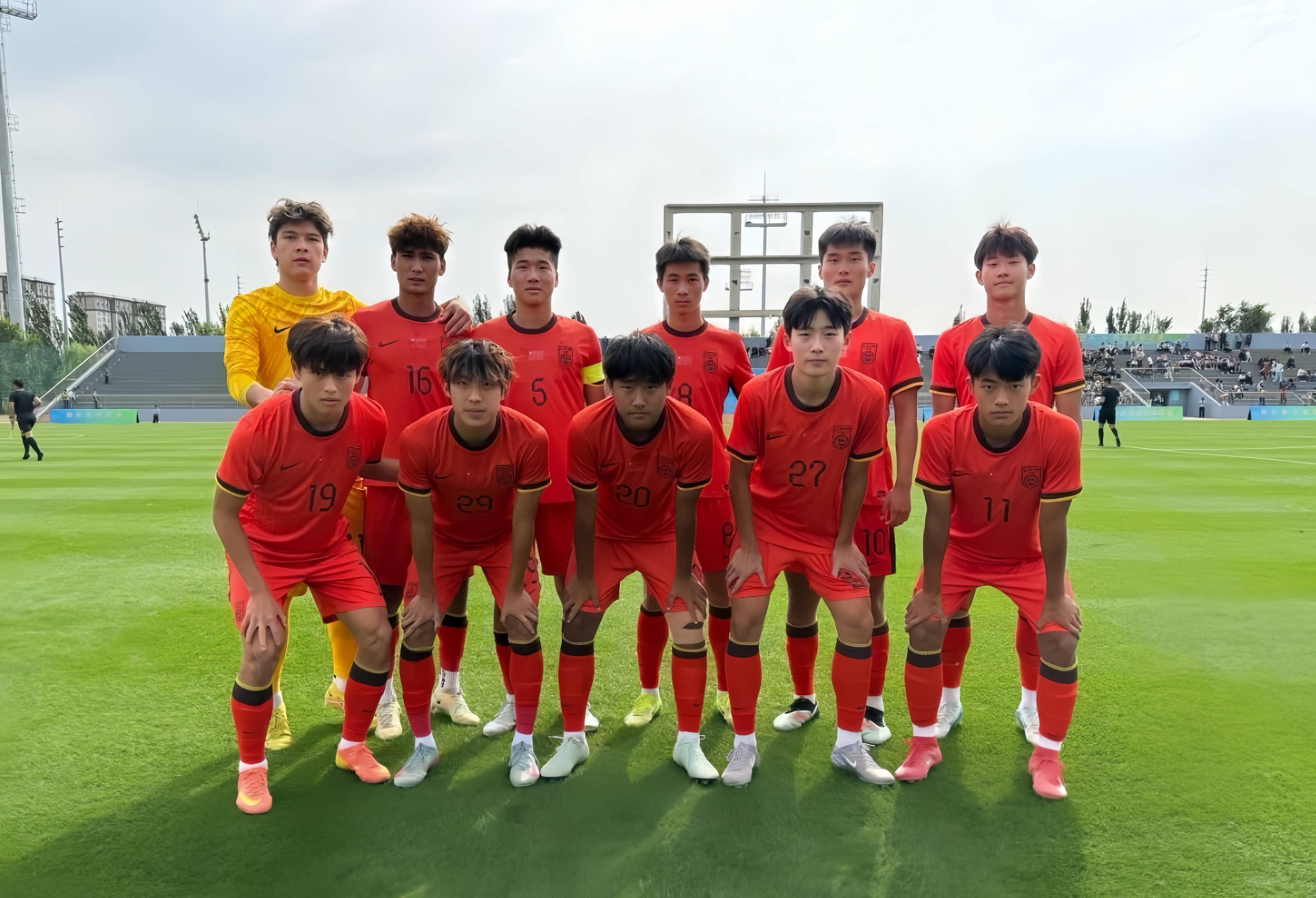 东南亚球员备战国内联赛，展示技艺的简单介绍