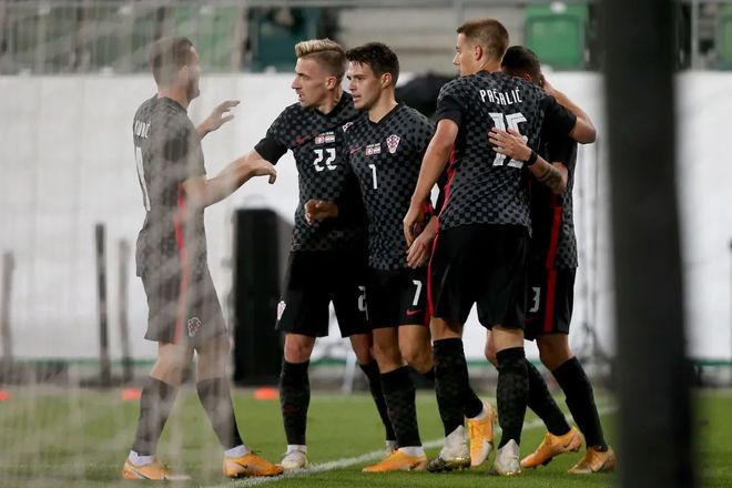 希腊碾压瑞典，卡拉斯科扛起全队的简单介绍