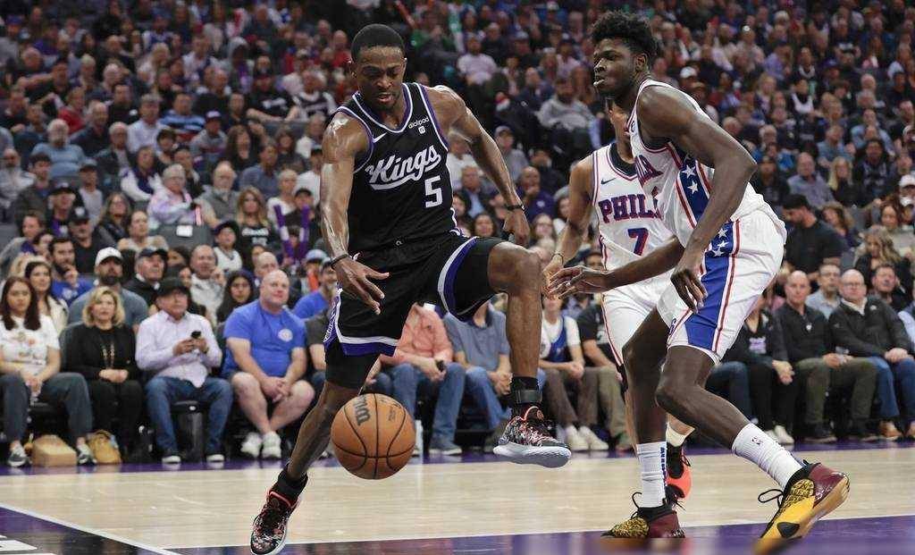 包含太阳碾压吉林队，福克斯点燃赛场的词条