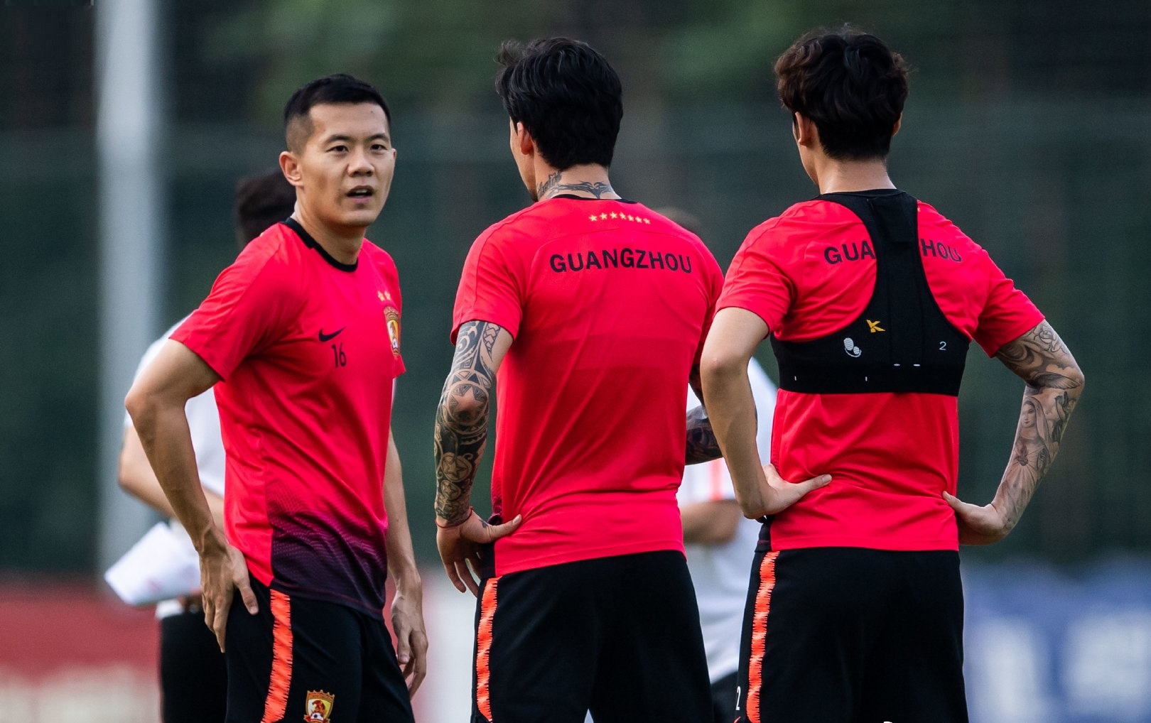 雷火电竞合作-大连一方客场艰难取胜，积分追赶