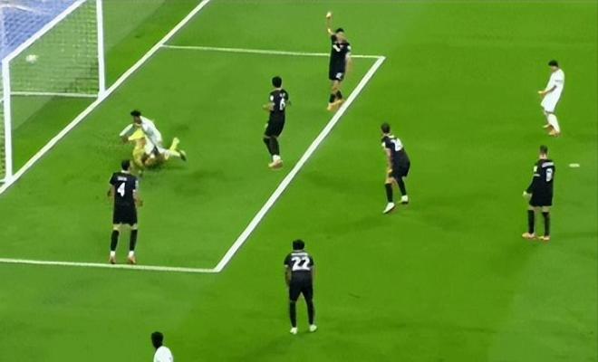 皇马遭遇阿贾克斯逆袭，欧冠夺冠悬了