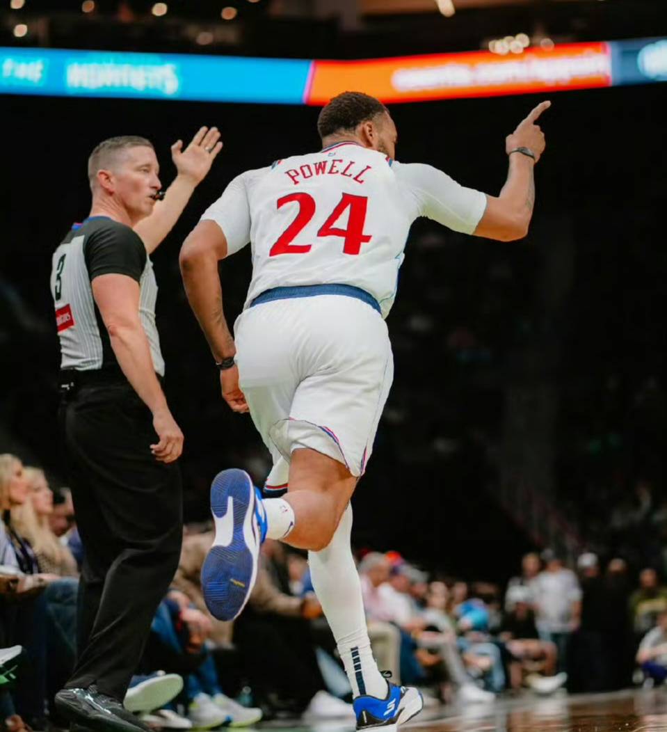 雷火电竞主播-上海队力克深圳队，哈登统治全场