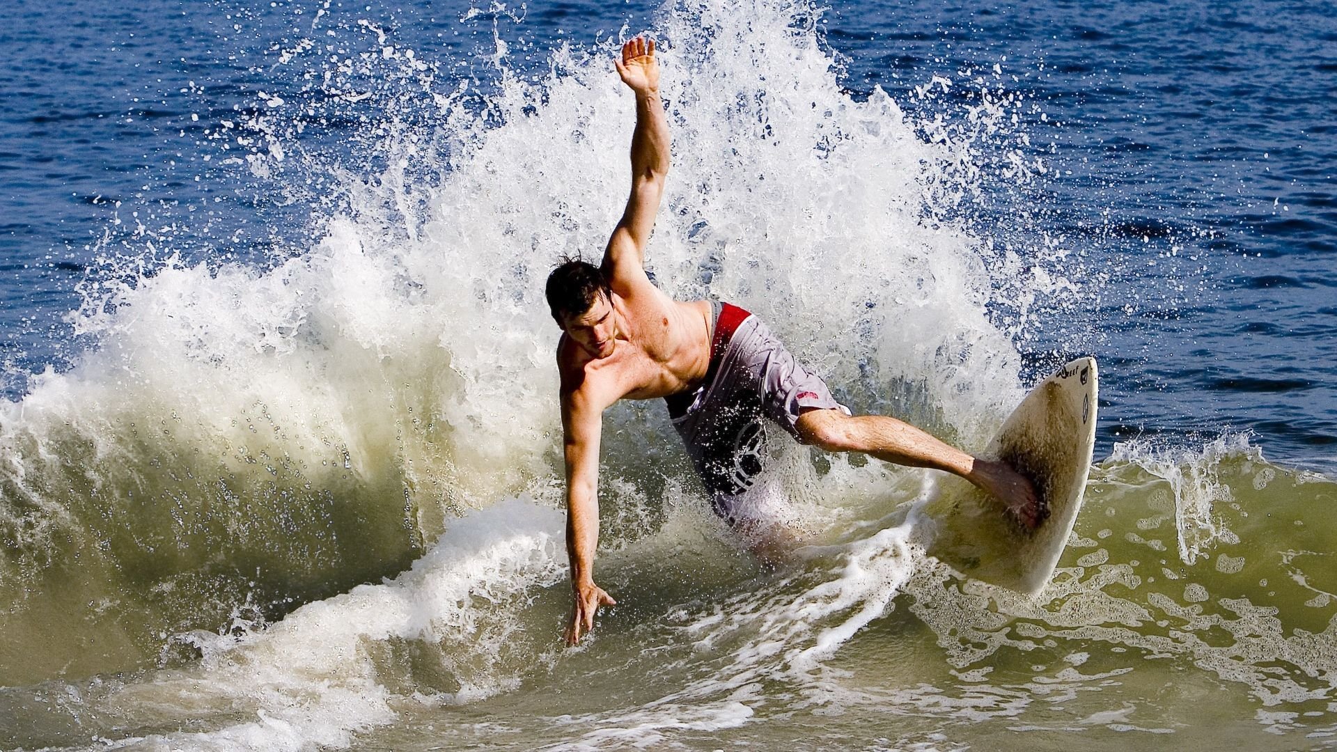 雷火电竞充值-加勒比海蓝调，当钢铁意志遇见雷鬼风暴