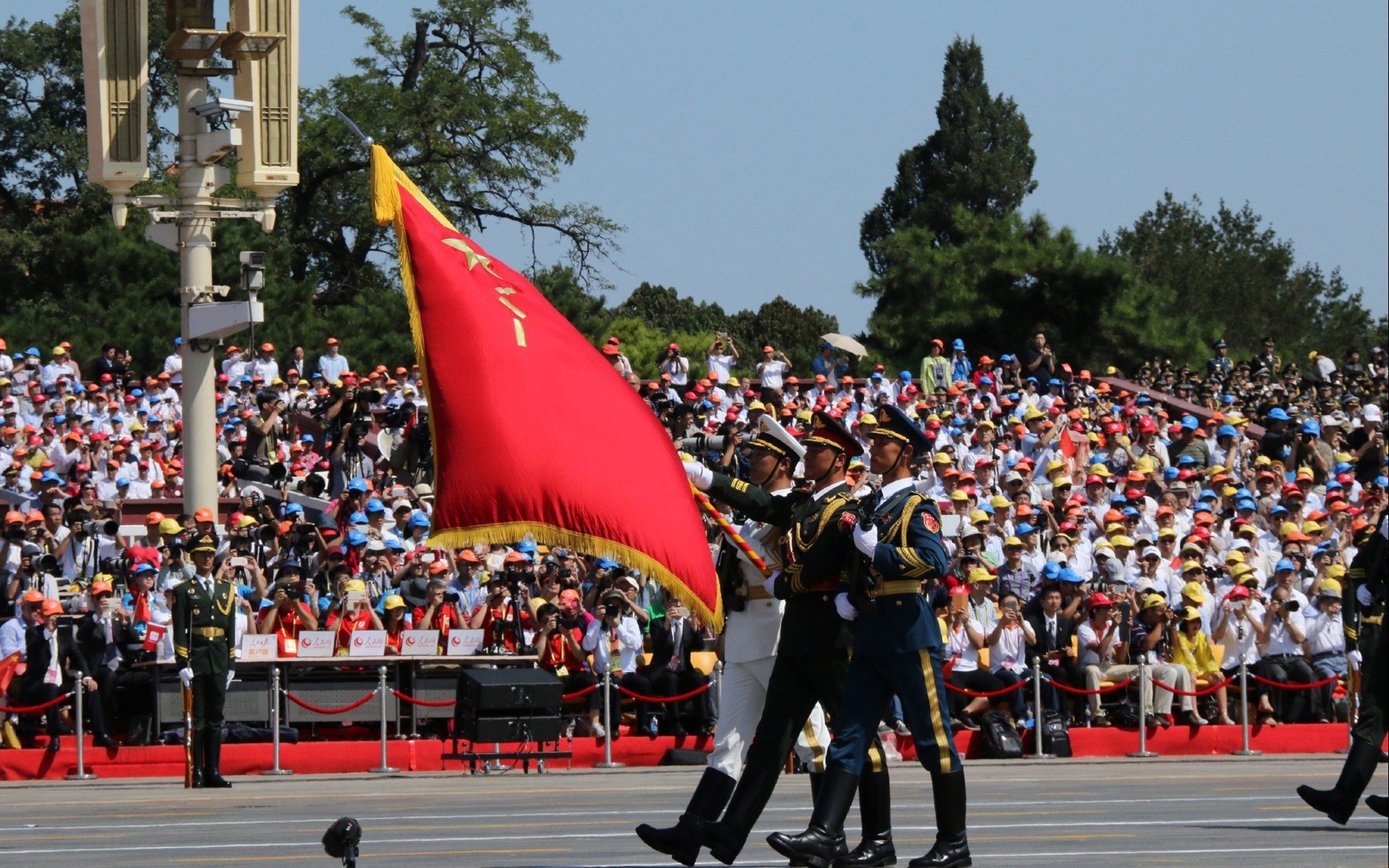 雷火电竞合作-将军与狂想曲，富安健洋的致命节点与乌克兰风暴席卷诺坎普
