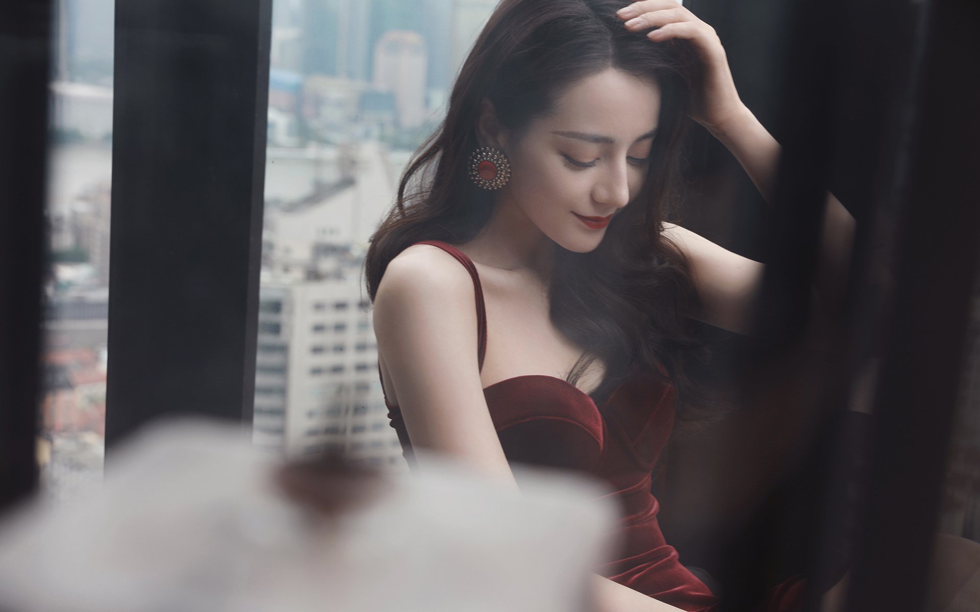 当姆巴佩的闪电划过夜空，橙衣军团正稳步编织胜利的网