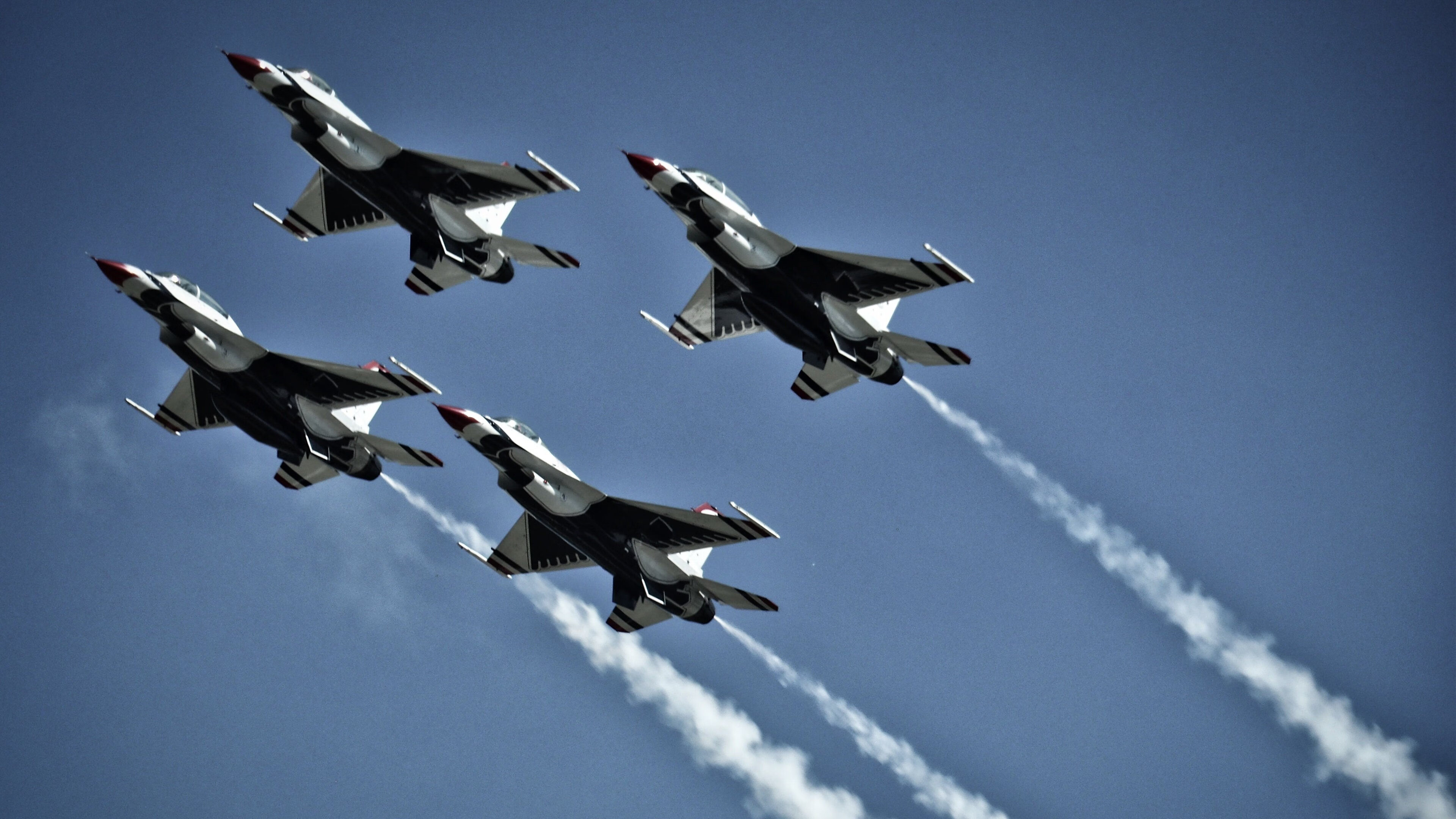 雷火电竞亚洲先驱-当算法遇见激情，曼城4-1亚特兰大背后，莱奥的进球为何照亮了人类的黄昏？